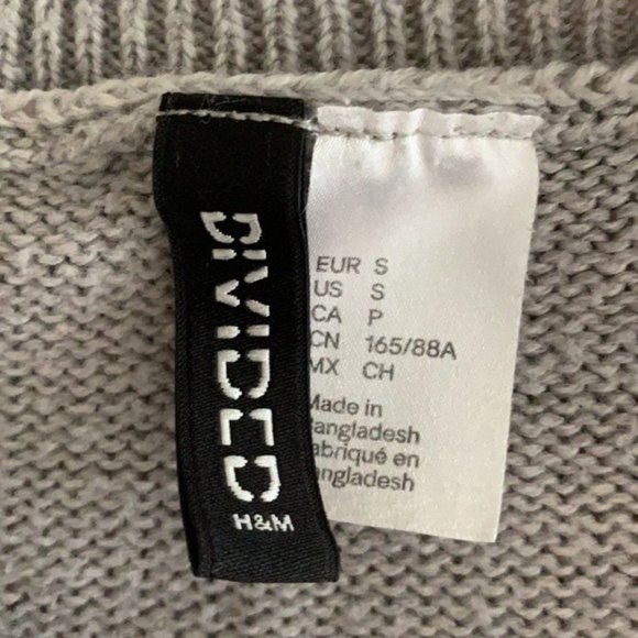 SOLD Soft grey lightweight sweater - Picture 3 of 3